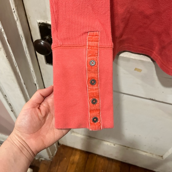 Sundance Coral Pink Waffle Knit Long Sleeve Button Cuff Thermal Top M - Picture 3 of 5